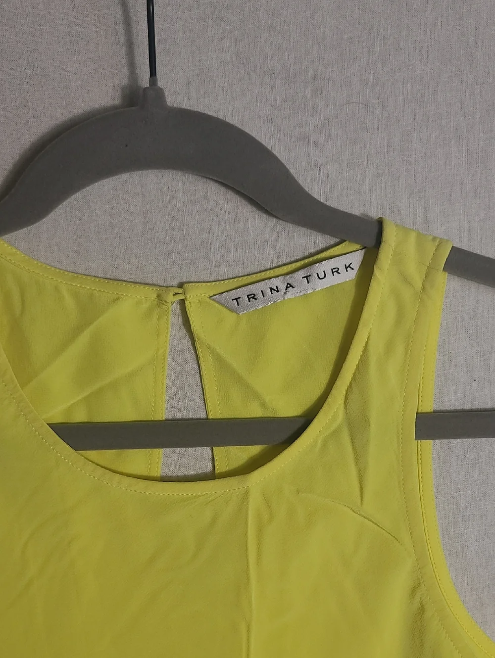Trina Turk Silk Sleeveless Layered Neon Yellow Women's Top Size Medium - Picture 3 of 7
